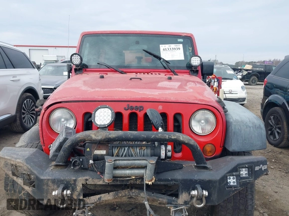 2008 Jeep Wrangler Unlimited X with VIN 1J4GA39138L550936, listed as a IAAI auction lot 41333939 with 181,936 mi miles and . Bid and sale history available at DreamBid. Image 13.