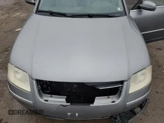 2003 Volkswagen Passat GLX z VIN WVWRH63B53P198926, wystawiony jako Copart lot #46875345 z przebiegiem 185 075 mil mil oraz Szkoda całkowita • Salvage title. Historia ofert i sprzedaży dostępna na DreamBid. Obrazek 11.