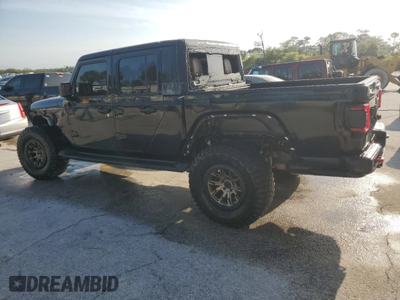 2020 Jeep Gladiator Rubicon z VIN 1C6JJTBG5LL101185, wystawiony jako Copart lot #83012014 z przebiegiem Nie podano mil oraz Nie do naprawy • Non repairable. Historia ofert i sprzedaży dostępna na DreamBid. Obrazek 2.