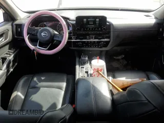 2022 Nissan Pathfinder SL z VIN 5N1DR3CA0NC242799, wystawiony jako Copart lot #50532655 z przebiegiem 116 338 mil mil oraz Szkoda całkowita • Salvage title. Historia ofert i sprzedaży dostępna na DreamBid. Obrazek 8.