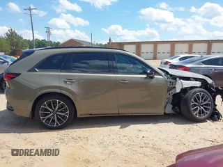 2025 Mazda CX-70 S Premium с VIN JM3KJDHCXS1113115, выставлен на аукционе IAAI как лот 42179954 с пробегом 5 758 миль миль и . История ставок и продаж доступна на DreamBid. Изображение 13.