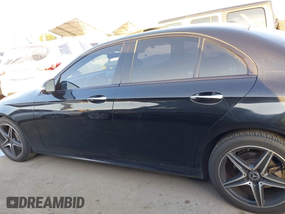 2018 Mercedes-Benz E-Class E 300 with VIN WDDZF4JB7JA468452, listed as a IAAI auction lot 41441293 with 87,552 mi miles. Bid and sale history available at carsss.com. Image 14.