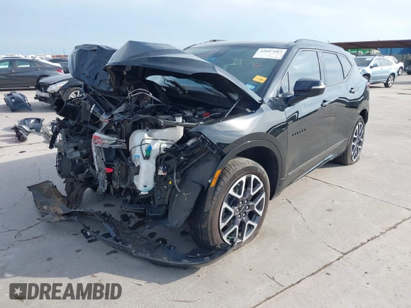 2024 Chevrolet Blazer RS z VIN 3GNKBERS5RS181954, wystawiony jako IAAI lot #42057083 z przebiegiem 10 701 mil mil oraz . Historia ofert i sprzedaży dostępna na DreamBid. Obrazek 2.