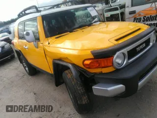 2007 Toyota FJ Cruiser with VIN JTEBU11F370099862, listed as a IAAI auction lot 41832695 with 189,754 mi miles. Bid and sale history available at carsss.com. Image 1.