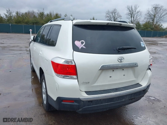 2013 Toyota Highlander with VIN 5TDZK3EH0DS098788, listed as a IAAI auction lot 41714590 with 135,317 mi miles. Bid and sale history available at carsss.com. Image 3.