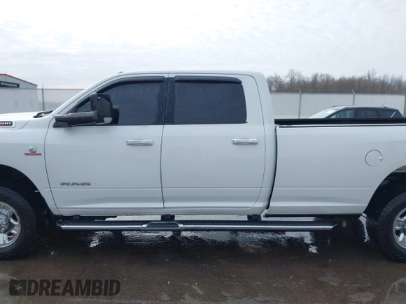 2019 Ram 2500 Big Horn with VIN 3C6UR5JL5KG703032, listed as a IAAI auction lot 41700190 with 90,215 mi miles. Bid and sale history available at carsss.com. Image 14.