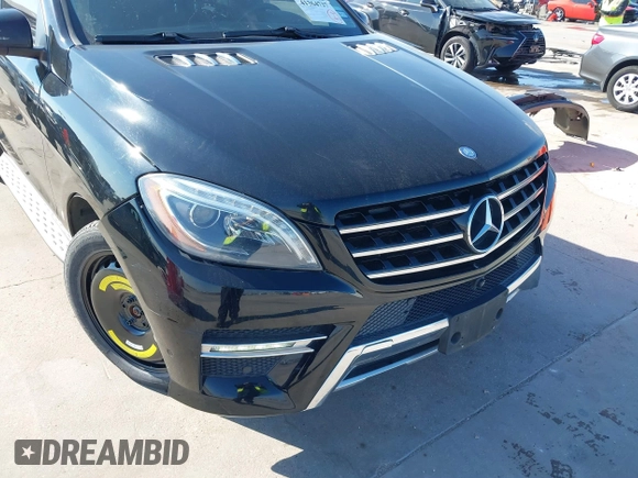 2014 Mercedes-Benz M ML 350 with VIN 4JGDA5HB9EA351147, listed as a IAAI auction lot 41364737 with 106,723 mi miles. Bid and sale history available at carsss.com. Image 6.