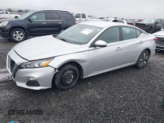2022 Nissan Altima 2.5 SV with VIN 1N4BL4DV9NN306854, listed as a IAAI auction lot 41593305 with 63,346 mi miles. Bid and sale history available at carsss.com. Image 2.