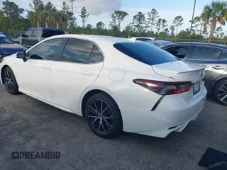 2022 Toyota Camry SE with VIN 4T1G11AK7NU039746, listed as a IAAI auction lot 41901908 with 18,839 mi miles and . Bid and sale history available at DreamBid. Image 3.