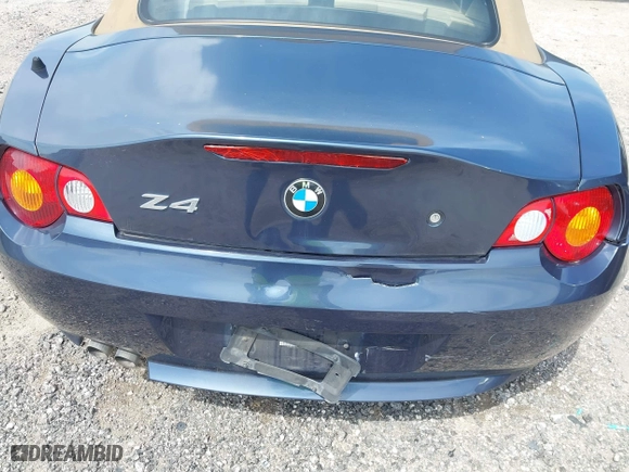2004 BMW Z4 2.5i with VIN 4USBT33594LR68458, listed as a IAAI auction lot 41873219 with 113,587 mi miles. Bid and sale history available at carsss.com. Image 6.