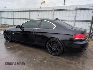 2009 BMW 3 Series 335i z VIN WBAWB73519P046670, wystawiony jako Copart lot #59224195 z przebiegiem 117 595 mil mil oraz Szkoda całkowita • Salvage title. Historia ofert i sprzedaży dostępna na DreamBid. Obrazek 2.