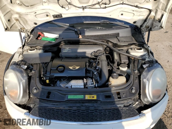 2011 MINI Hardtop S with VIN WMWSV3C59BTY23205, listed as a Copart auction lot 48672675 with 120,457 mi miles and Salvage Title. Bid and sale history available at DreamBid. Image 13.