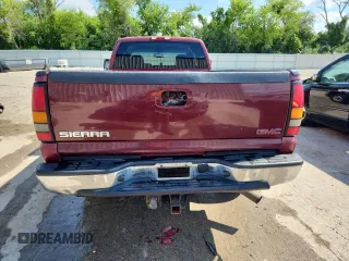 2006 GMC Sierra 2500HD Work Truck with VIN 1GTHK29D66E223055, listed as a Copart auction lot 62826635 with 355,735 mi miles and Non repairable. Bid and sale history available at DreamBid. Image 6.