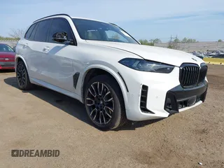 2024 BMW X5 xDrive40i z VIN 5UX23EU00R9S22536, wystawiony jako IAAI lot #42093624 z przebiegiem 48 802 mil mil oraz . Historia ofert i sprzedaży dostępna na DreamBid. Obrazek 1.
