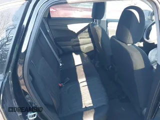 2023 Mitsubishi Outlander ES z VIN JA4ARUAU1PU011685, wystawiony jako IAAI lot #41575031 z przebiegiem 57 068 mil mil oraz . Historia ofert i sprzedaży dostępna na DreamBid. Obrazek 8.