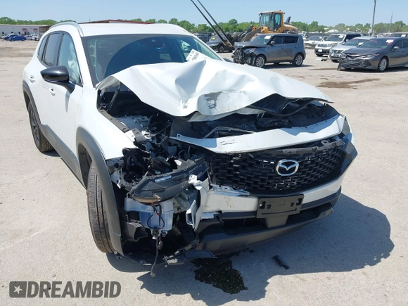 2024 Mazda CX-50 S Select с VIN 7MMVABAM9RN238736, выставлен на аукционе IAAI как лот 42003658 с пробегом 9 880 миль миль и . История ставок и продаж доступна на DreamBid. Изображение 6.