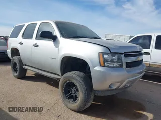 2013 Chevrolet Tahoe Commercial z VIN 1GNSK4E0XDR162830, wystawiony jako IAAI lot #41241094 z przebiegiem 207 167 mil mil oraz . Historia ofert i sprzedaży dostępna na DreamBid. Obrazek 1.