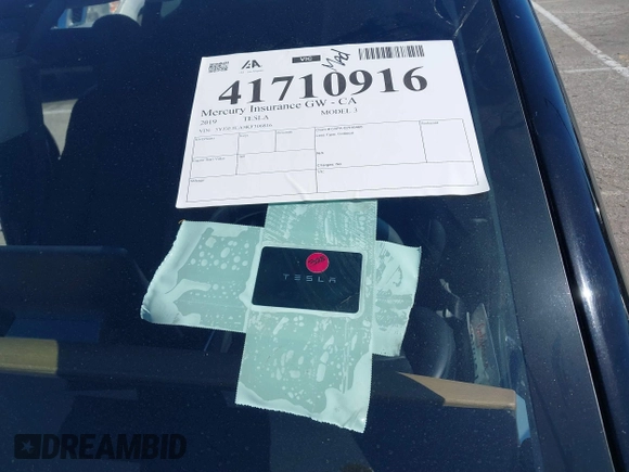 2019 Tesla Model 3 Mid Range z VIN 5YJ3E1EA5KF306816, wystawiony jako IAAI lot #41710916 z przebiegiem 76 222 mil mil oraz . Historia ofert i sprzedaży dostępna na DreamBid. Obrazek 11.