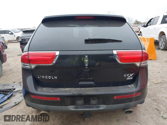 2012 Lincoln MKX z VIN 2LMDJ8JK0CBL17485, wystawiony jako IAAI lot #41697261 z przebiegiem 171 648 mil mil oraz . Historia ofert i sprzedaży dostępna na DreamBid. Obrazek 16.
