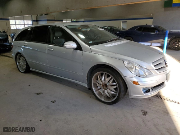 2006 Mercedes-Benz R-Class 3.5L with VIN 4JGCB65EX6A008720, listed as a Copart auction lot 80920674 with 203,137 mi miles and Clean Title. Bid and sale history available at carsss.com. Image 4.
