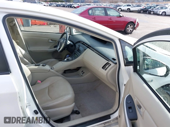 2010 Toyota Prius II z VIN JTDKN3DU4A0058526, wystawiony jako IAAI lot #41150690 z przebiegiem 138 971 mil mil oraz . Historia ofert i sprzedaży dostępna na DreamBid. Obrazek 5.