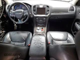 2016 Chrysler 300 C z VIN 2C3CCAEG7GH343186, wystawiony jako Copart lot #60067725 z przebiegiem 107 770 mil mil oraz Szkoda całkowita • Salvage title. Historia ofert i sprzedaży dostępna na DreamBid. Obrazek 8.