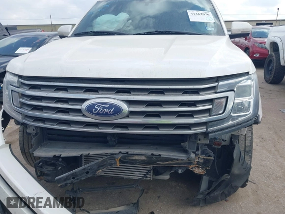 2019 Ford Expedition XLT with VIN 1FMJU1HT9KEA81854, listed as a IAAI auction lot 41462070 with 83,087 mi miles. Bid and sale history available at carsss.com. Image 12.