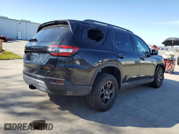 2025 Honda Pilot TrailSport z VIN 5FNYG1H61SB036233, wystawiony jako Copart lot #47130495 z przebiegiem Nie podano mil oraz Szkoda całkowita • Salvage title. Historia ofert i sprzedaży dostępna na DreamBid. Obrazek 3.