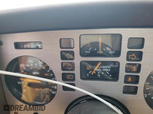 1984 Pontiac Fiero z VIN 1G2AF37R6EP320306, wystawiony jako Copart lot #68255394 z przebiegiem 49 284 mil mil oraz Czysty tytuł • Clean title. Historia ofert i sprzedaży dostępna na DreamBid. Obrazek 9.