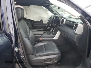 2024 Toyota Sequoia SR5 with VIN 7SVAAAAA7RX003132, listed as a Copart auction lot 44056145 with 20,510 mi miles and Salvage Title. Bid and sale history available at carsss.com. Image 7.