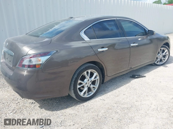 2014 Nissan Maxima S z VIN 1N4AA5APXEC453564, wystawiony jako IAAI lot #42296196 z przebiegiem 174 648 mil mil oraz . Historia ofert i sprzedaży dostępna na DreamBid. Obrazek 4.