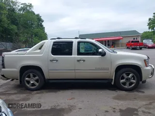 2012 Chevrolet Avalanche LTZ with VIN 3GNTKGE76CG218103, listed as a IAAI auction lot 42514029 with 167,593 mi miles and . Bid and sale history available at DreamBid. Image 13.