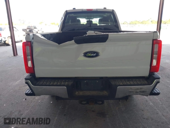 2024 Ford Super Duty F-250 SRW XL with VIN 1FT7W2BT1RED57848, listed as a IAAI auction lot 41544392 with 33,271 mi miles. Bid and sale history available at carsss.com. Image 17.