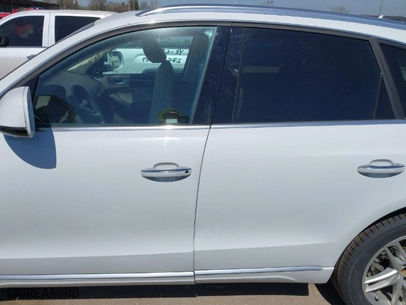 2017 Audi Q5 Premium Plus with VIN WA1L2AFP8HA023897, listed as a IAAI auction lot 41731587 with 128,119 mi miles. Bid and sale history available at carsss.com. Image 15.