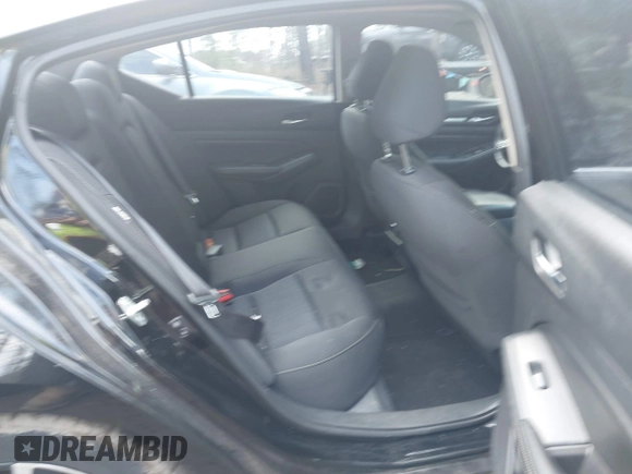 2019 Nissan Altima 2.5 SV with VIN 1N4BL4DV2KC220096, listed as a IAAI auction lot 41802662 with 77,941 mi miles. Bid and sale history available at carsss.com. Image 8.