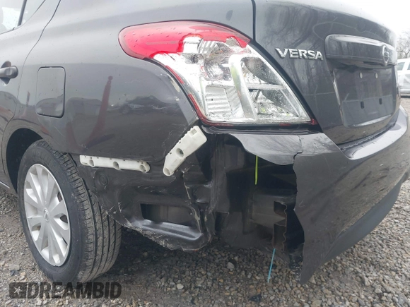 2015 Nissan Versa SV with VIN 3N1CN7AP6FL915324, listed as a IAAI auction lot 41950266 with 114,006 mi miles. Bid and sale history available at carsss.com. Image 6.