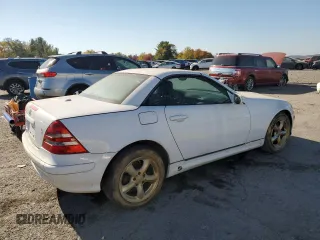 2001 Mercedes-Benz SLK-Class with VIN WDBKK65FX1F207009, listed as a Copart auction lot 77037374 with Not Provided miles and Clean Title. Bid and sale history available at carsss.com. Image 3.