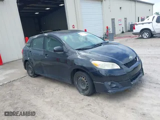 2009 Toyota Matrix S with VIN 2T1KE40E59C013004, listed as a IAAI auction lot 42113274 with 228,031 mi miles. Bid and sale history available at carsss.com. Image 1.