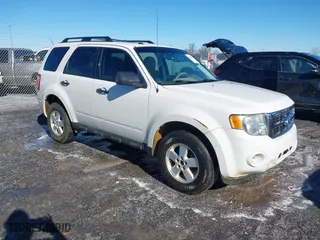 2010 Ford Escape XLT with VIN 1FMCU0D72AKC62810, listed as a IAAI auction lot 41343848 with 227,622 mi miles. Bid and sale history available at carsss.com. Image 1.