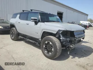 2024 GMC Hummer EV 2X z VIN 1GKB0NDE8RU106525, wystawiony jako Copart lot #54308665 z przebiegiem 4762 mil mil oraz Szkody całkowita. Historia ofert i sprzedaży dostępna na DreamBid. Obrazek 4.