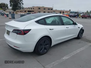 2023 Tesla Model 3 z VIN 5YJ3E1EA3PF404847, wystawiony jako IAAI lot #42159899 z przebiegiem 30 036 mil mil oraz . Historia ofert i sprzedaży dostępna na DreamBid. Obrazek 4.
