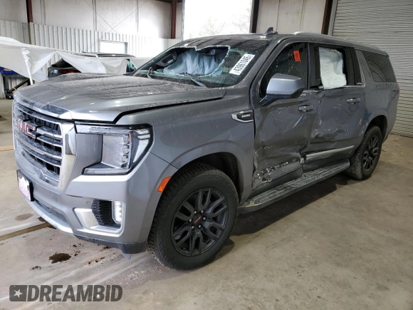 2021 GMC Yukon XL SLT with VIN 1GKS2GKT1MR310067, listed as a Copart auction lot 43961045 with 112,946 mi miles and Salvage Title. Bid and sale history available at carsss.com. Image 1.
