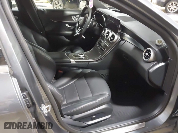 2021 Mercedes-Benz C 300 z VIN W1KWF8EBXMR637714, wystawiony jako IAAI lot #41346253 z przebiegiem 45 382 mil mil oraz . Historia ofert i sprzedaży dostępna na DreamBid. Obrazek 5.