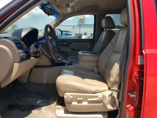 2012 Chevrolet Suburban LT с VIN 1GNSCJE06CR320459, выставлен на аукционе Copart как лот 62087665 с пробегом 318 964 миль миль и Списание • Salvage title. История ставок и продаж доступна на DreamBid. Изображение 7.