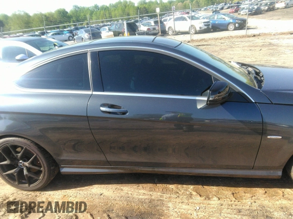 2014 Mercedes-Benz C 250 с VIN WDDGJ4HB0EG255759, выставлен на аукционе IAAI как лот 41967935 с пробегом 146 275 миль миль и . История ставок и продаж доступна на DreamBid. Изображение 13.