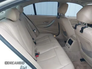 2013 BMW 3 Series 328i с VIN WBA3C1G55DNN93551, выставлен на аукционе IAAI как лот 41196707 с пробегом 165 735 миль миль и . История ставок и продаж доступна на DreamBid. Изображение 8.
