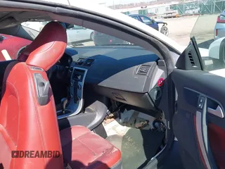 2013 Volvo C70 T5 с VIN YV1672MC2DJ137263, выставлен на аукционе IAAI как лот 41834316 с пробегом 26 337 миль миль и . История ставок и продаж доступна на DreamBid. Изображение 5.
