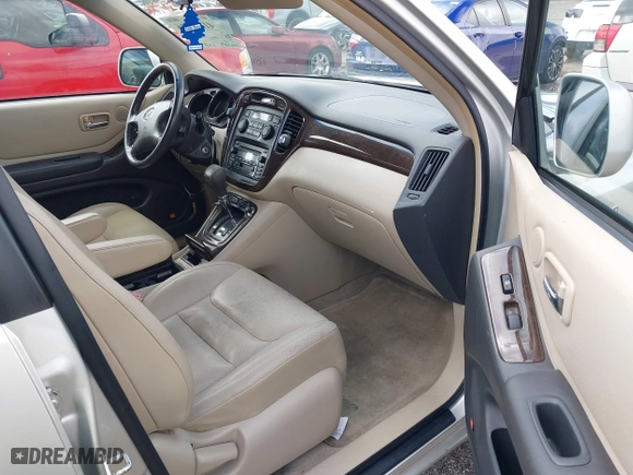 2003 Toyota Highlander with VIN JTEHF21A230115414, listed as a IAAI auction lot 41731716 with 105,941 mi miles. Bid and sale history available at carsss.com. Image 5.