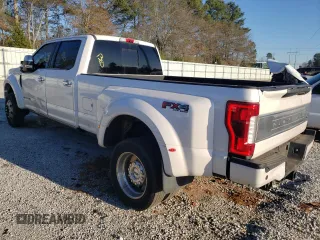2019 Ford Super Duty F-450 DRW XL with VIN 1FT8W4DT0KEF64413, listed as a Copart auction lot 86074444 with 169,836 mi miles and Salvage Title. Bid and sale history available at carsss.com. Image 2.