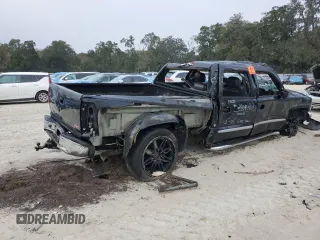 2005 GMC Sierra 1500HD SLE z VIN 1GTGK13U95F915639, wystawiony jako Copart lot #84520684 z przebiegiem Nie podano mil oraz Szkody całkowita. Historia ofert i sprzedaży dostępna na DreamBid. Obrazek 3.